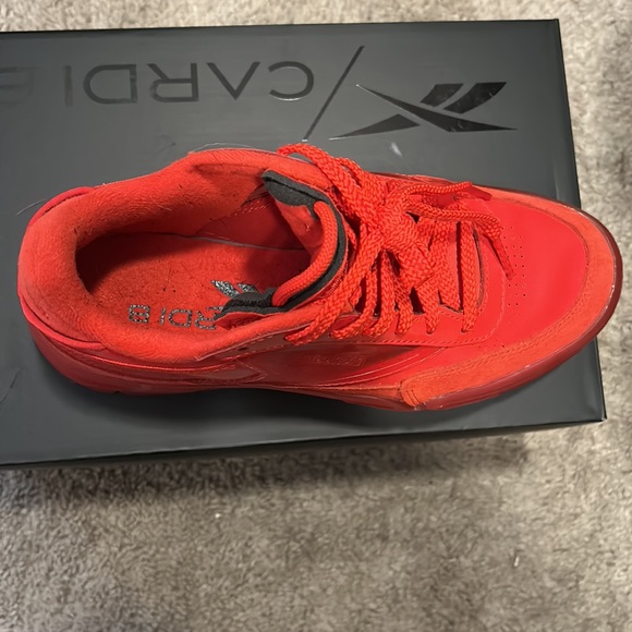 Cardi B collab Reebok - Picture 5 of 5